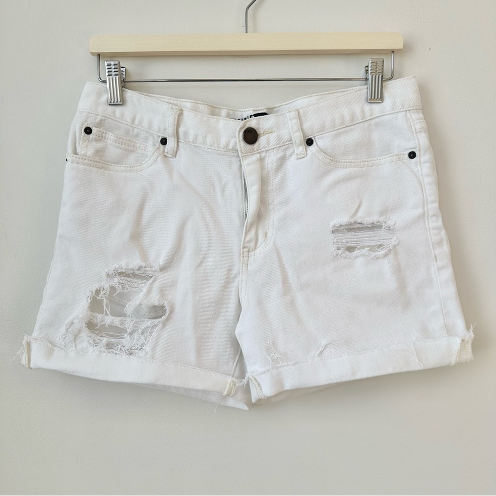 BDG | RELAXED CUT OFF CUFFED BOYFRIEND FIT DENIM DISTRESSED MID RISE SHORTS